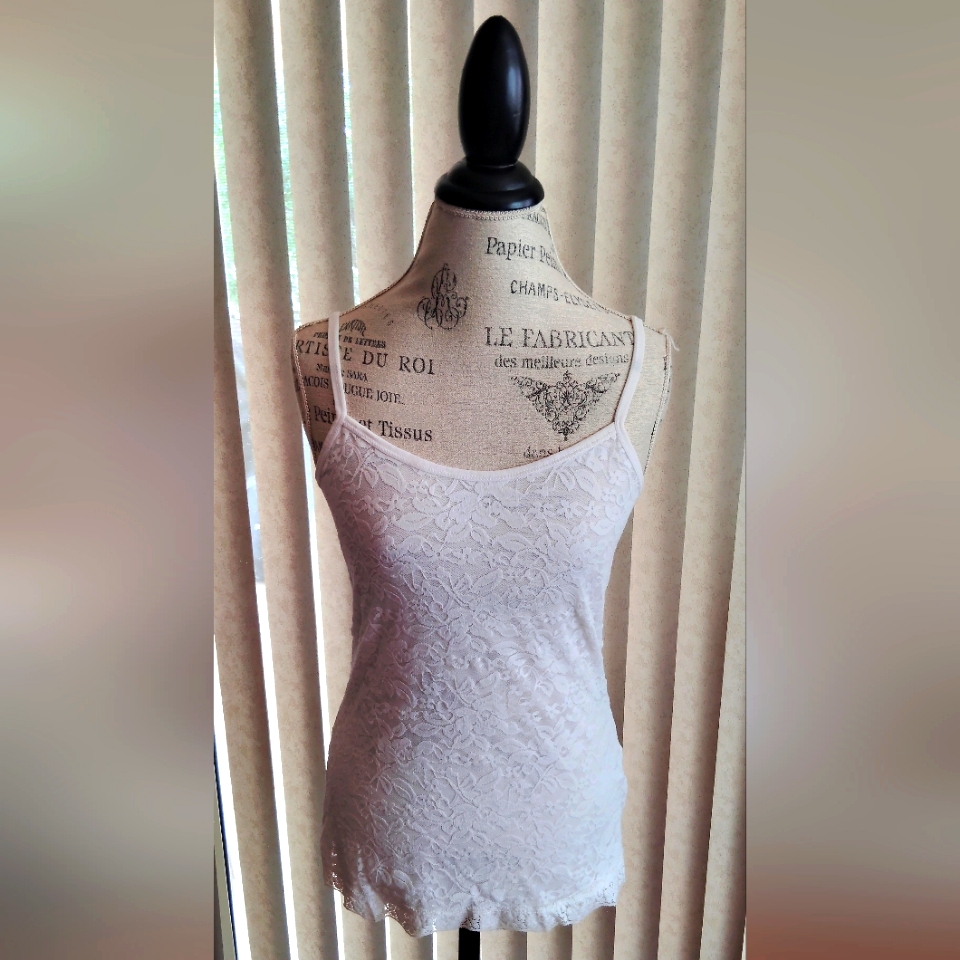 Currants Elegant White Lace Tank Top